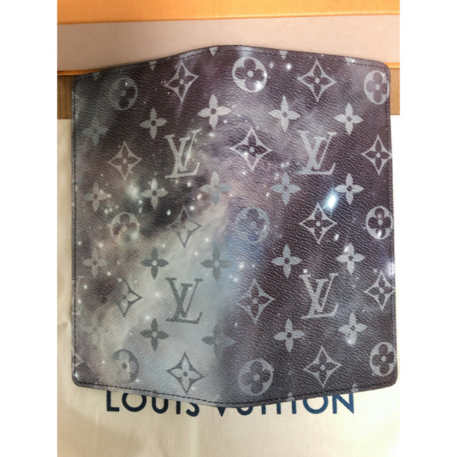 LOUIS VUITTON(ルイヴィトン)の新品ルイ・ヴィトン グラム・ギャラクシー 2つ折り長財布 小銭入れあり  メンズのファッション小物(長財布)の商品写真