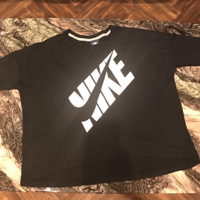 NIKE(ナイキ)のNIKE 半袖Tシャツ 黒 ユニセックス レディースのトップス(Tシャツ(半袖/袖なし))の商品写真