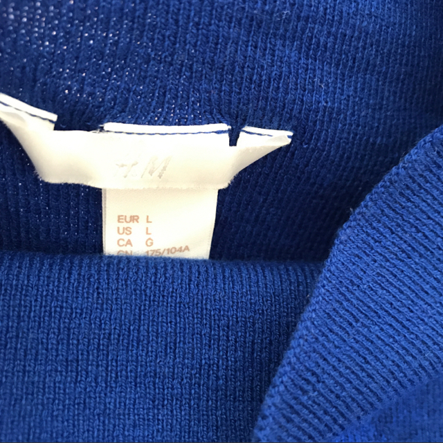 H&M(エイチアンドエム)のH&M  ロイヤルブルー  ニット  ハイネック レディースのトップス(ニット/セーター)の商品写真