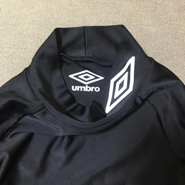 UMBRO(アンブロ)のアンダーシャツ 120 スポーツ/アウトドアのサッカー/フットサル(ウェア)の商品写真