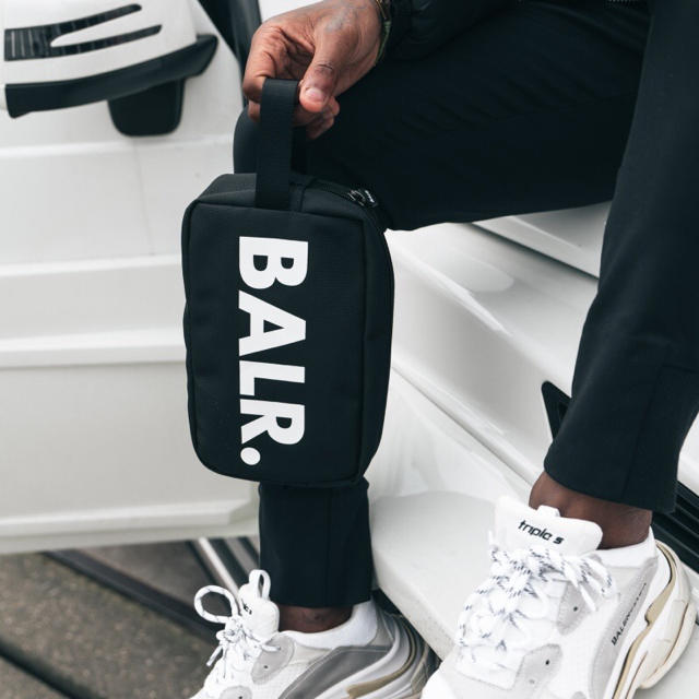 新品 BALR. クラッチバッグ