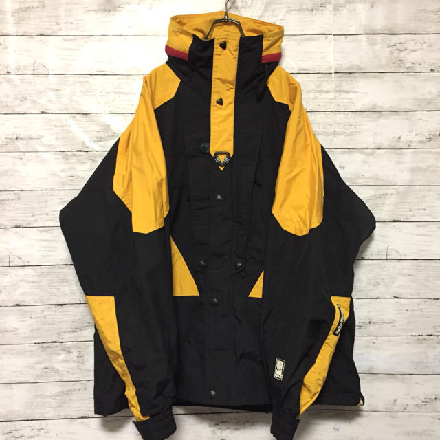 HELLY HANSEN(ヘリーハンセン)の激レア 90s ヘリーハンセン equipe ナイロンジャケット 美品 メンズのジャケット/アウター(ナイロンジャケット)の商品写真