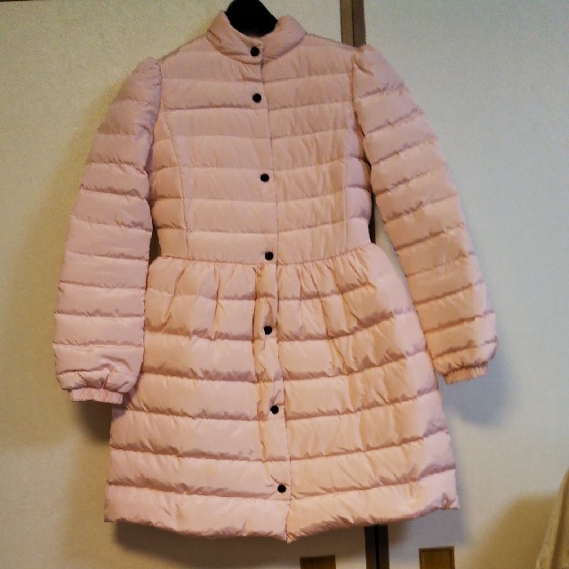 RED VALENTINO(レッドヴァレンティノ)のりりっち様　レッドヴァレンティノ　ダウンコート　36サイズ レディースのジャケット/アウター(ダウンコート)の商品写真