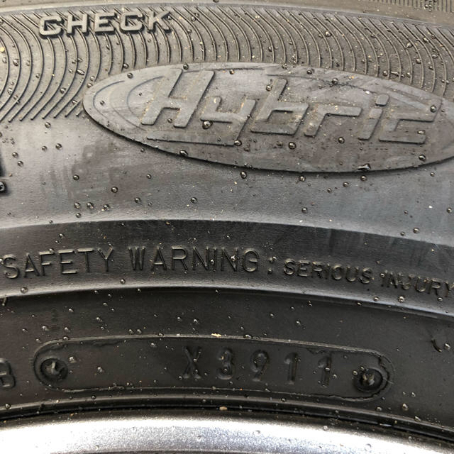 Goodyear(グッドイヤー)のアルファード30 ヴェルファイア30 スタッドレス 自動車/バイクの自動車(タイヤ・ホイールセット)の商品写真