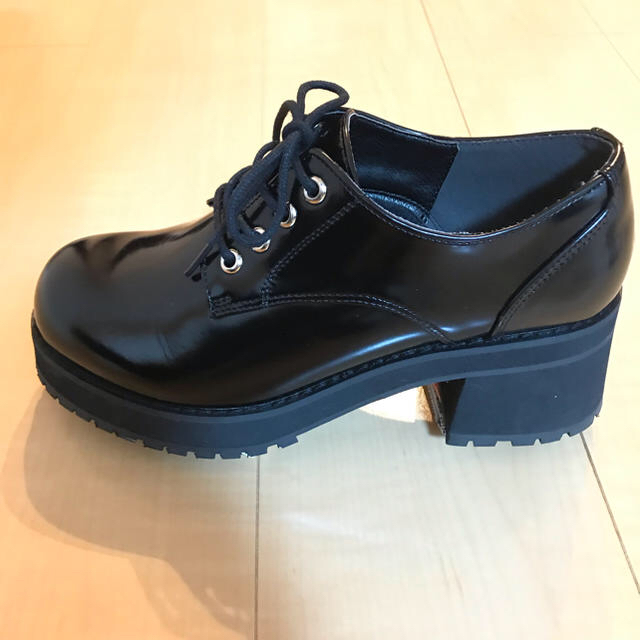 WEGO(ウィゴー)のWEGO ショートブーツ 厚底 美品 レディースの靴/シューズ(ブーツ)の商品写真