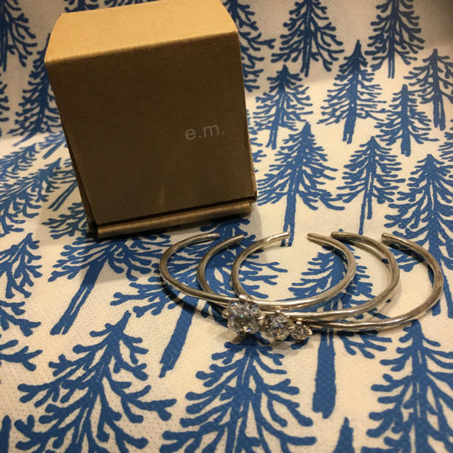e.m イーエムジルコニア3連バングル 【逸品】 www.gold-and-wood.com