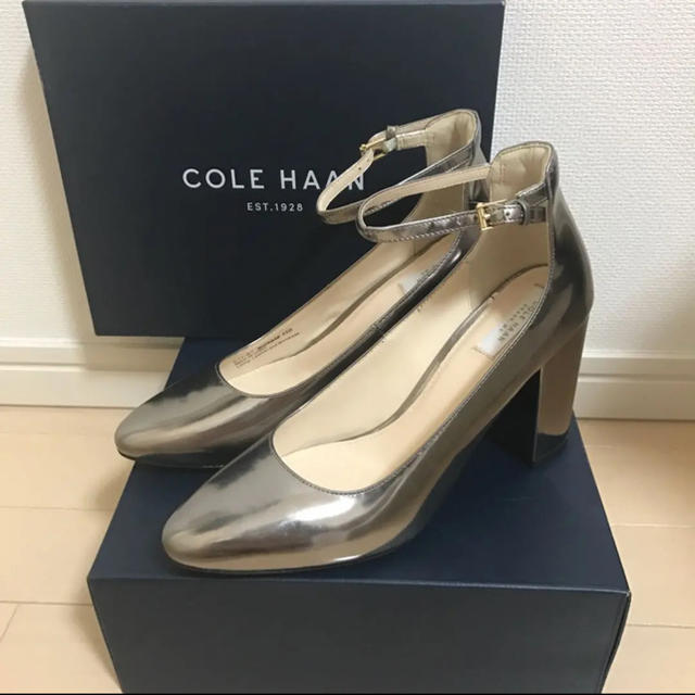 Cole Haan(コールハーン)の値下げ★【COLE HAAN】シルバーパンプス レディースの靴/シューズ(ハイヒール/パンプス)の商品写真