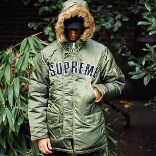 シュプリーム(Supreme)のsupreme  アーチロゴ  N3BフードジャケットM(ミリタリージャケット)