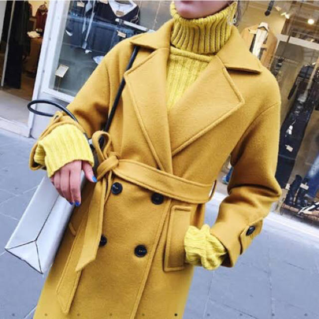 ZARA(ザラ)のbirthday bash yellow coat Mサイズ レディースのジャケット/アウター(ロングコート)の商品写真