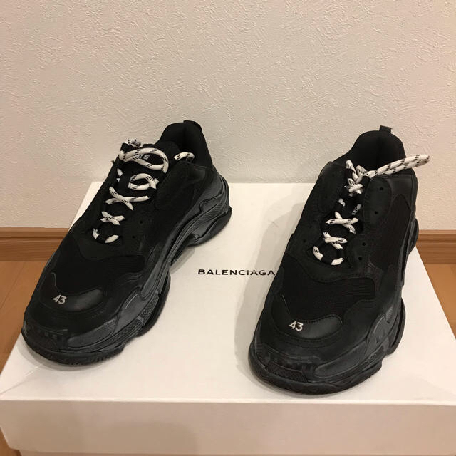 Balenciaga(バレンシアガ)の【確実正規】43 Balenciaga Triple S トリプルS ブラック メンズの靴/シューズ(スニーカー)の商品写真