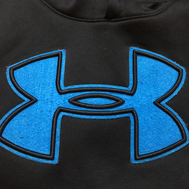 UNDER ARMOUR(アンダーアーマー)のアンダーアーマー パーカー キッズ/ベビー/マタニティのキッズ服男の子用(90cm~)(Tシャツ/カットソー)の商品写真