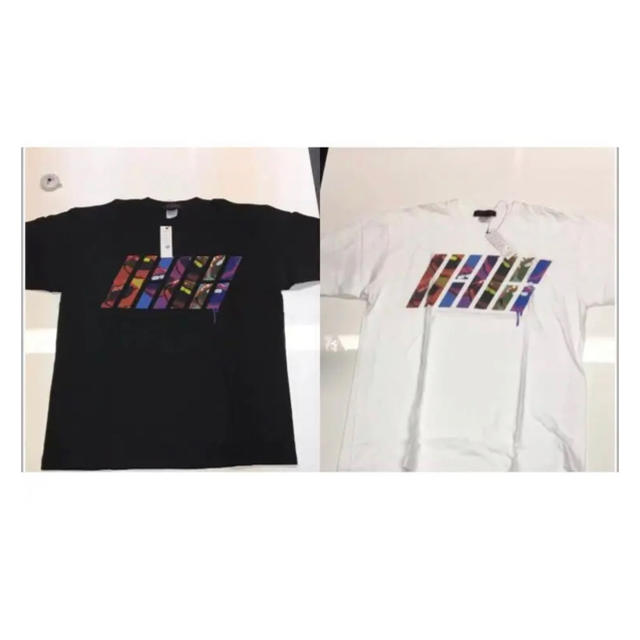 iKON(アイコン)のJURY BLACK×iKONコラボTシャツレディースフリーサイズ白黒二枚セット エンタメ/ホビーのタレントグッズ(アイドルグッズ)の商品写真
