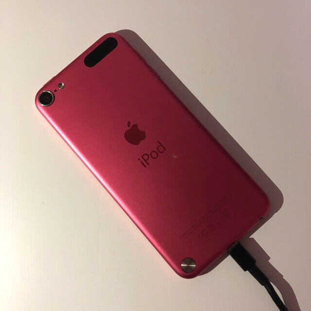 iPod touch(アイポッドタッチ)の IPod touch 第5世代 32G  スマホ/家電/カメラのオーディオ機器(ポータブルプレーヤー)の商品写真