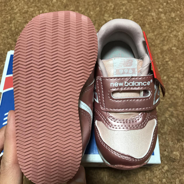 New Balance(ニューバランス)のニューバランス 13.5cm 新品未使用 キッズ/ベビー/マタニティのベビー靴/シューズ(~14cm)(スニーカー)の商品写真