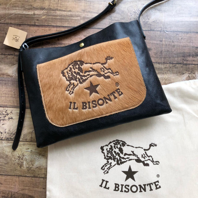 IL BISONTE(イルビゾンテ)の新品 イルビゾンテ　ショルダーバッグ❁ A4 激レア商品 レディースのバッグ(ショルダーバッグ)の商品写真