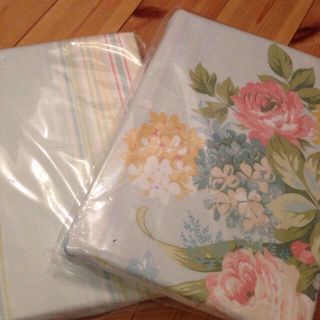 ローラアシュレイ(LAURA ASHLEY)の残りシングル敷布団カバーのみ！(シーツ/カバー)