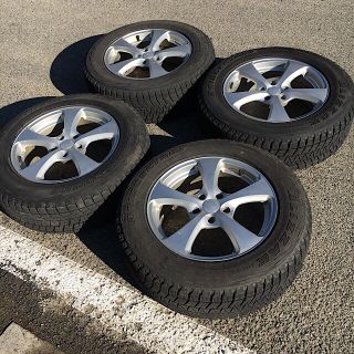 ブリヂストン(BRIDGESTONE)のハリアー スタッドレス 225/65r17 4本 トヨタHARRIER 中古(タイヤ・ホイールセット)