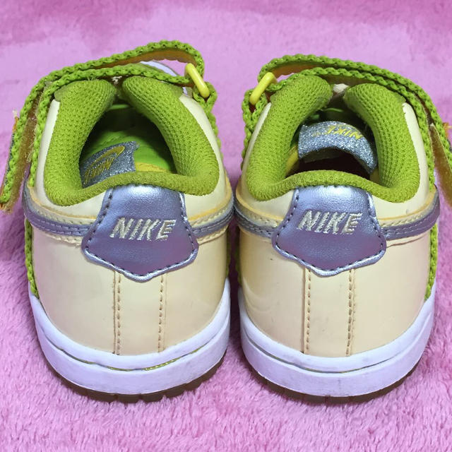 NIKE(ナイキ)のナイキ13cm美品スニーカー キッズ/ベビー/マタニティのキッズ靴/シューズ(15cm~)(その他)の商品写真