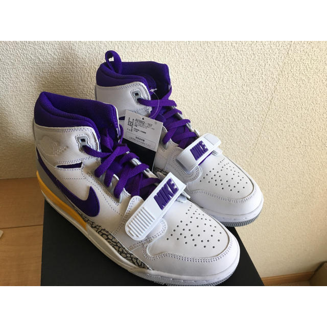 NIKE(ナイキ)のNIKE AIR JORDAN LEGACY 312 LAKERS 26.5cm メンズの靴/シューズ(スニーカー)の商品写真