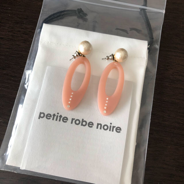 petite robe noire(プティローブノアー)のpetite robe noir レディースのアクセサリー(ピアス)の商品写真