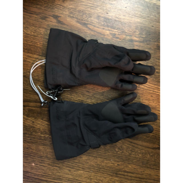 ARC'TERYX(アークテリクス)の在庫処分セール1週間アークテリクス beta glove black XSサイズ スポーツ/アウトドアのスノーボード(アクセサリー)の商品写真