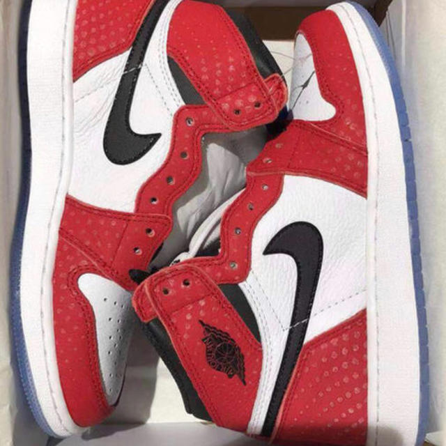 NIKE(ナイキ)のNIKE AIR JORDAN 1 RETRO HIGH OG GS レディースの靴/シューズ(スニーカー)の商品写真