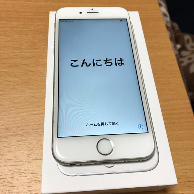 Apple(アップル)のiPhone6s 64GB silver 本体  スマホ/家電/カメラのスマートフォン/携帯電話(スマートフォン本体)の商品写真