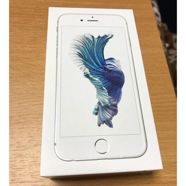 Apple(アップル)のiPhone6s 64GB silver 本体  スマホ/家電/カメラのスマートフォン/携帯電話(スマートフォン本体)の商品写真