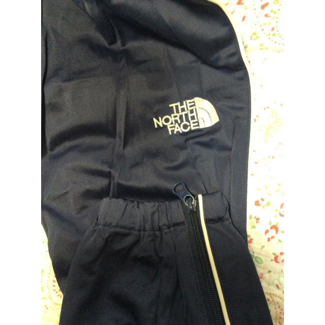 THE NORTH FACE(ザノースフェイス)のだい様専用 ザ ノースフェイス ジャージ下 ナイロン地 サイズL メンズのトップス(ジャージ)の商品写真