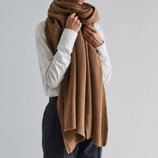 ヤエカ(YAECA)のPHLANNEL Brushed Camel Stole(マフラー/ショール)