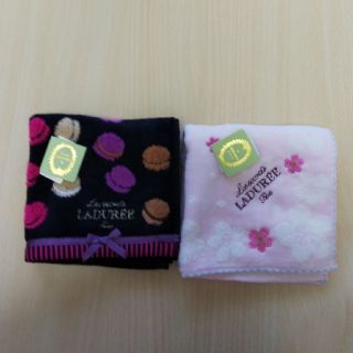 ラデュレ(LADUREE)のラデュレ タオルハンカチ 2枚 新品 ②(ハンカチ)