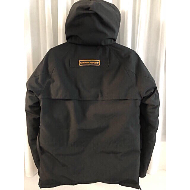 CANADA GOOSE(カナダグース)の【Marudai0420様専用】カナダグース カムループス ブラック S メンズのジャケット/アウター(ダウンジャケット)の商品写真