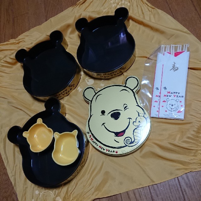 Disney(ディズニー)の美品 ディズニー おせち お重 インテリア/住まい/日用品のキッチン/食器(弁当用品)の商品写真