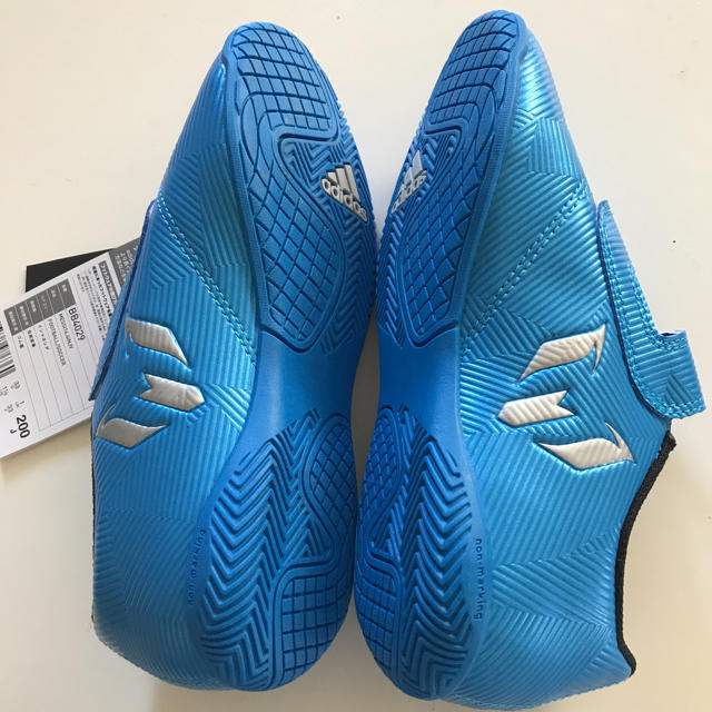 adidas(アディダス)の新品タグ付きadidasアディダススニーカーサッカー20センチ キッズ/ベビー/マタニティのキッズ靴/シューズ(15cm~)(スニーカー)の商品写真