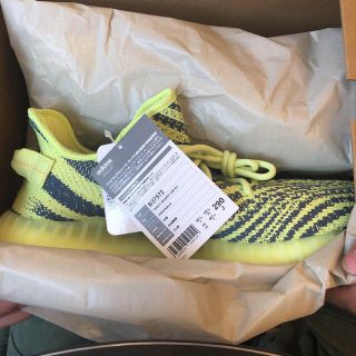 アディダス(adidas)のYEEZY BOOST 350 V2 “SEMI FROZEN YELLOW”(スニーカー)