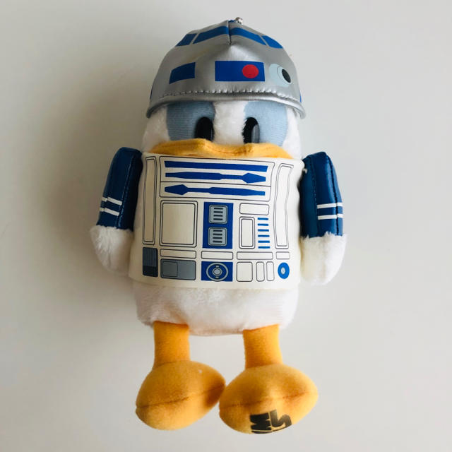 Disney(ディズニー)のドナルド ぬいぐるみ R2-D2 エンタメ/ホビーのおもちゃ/ぬいぐるみ(キャラクターグッズ)の商品写真