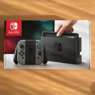 ニンテンドースイッチ(Nintendo Switch)の新品未使用 任天堂 スイッチ グレー(家庭用ゲーム機本体)