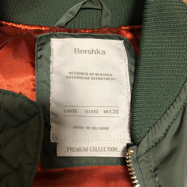 Bershka(ベルシュカ)のM-1ブルゾン 新品 ベルシュカ  レディースのジャケット/アウター(ブルゾン)の商品写真