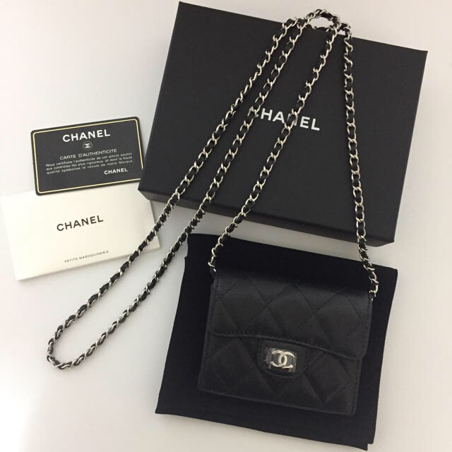 CHANEL - 新品未使用 CHANEL チェーンクラッチ/チェーンウォレット 黒 2018AWの通販 by BLUE｜シャネルならラクマ