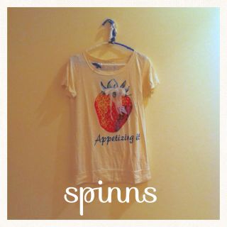 スピンズ(SPINNS)の♡SALE♡ 毒イチゴTシャツ(Tシャツ(半袖/袖なし))