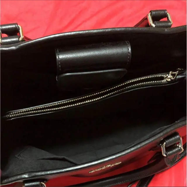 COACH(コーチ)の【値下げ】COACH 黒ショルダーバッグ レディースのバッグ(ショルダーバッグ)の商品写真