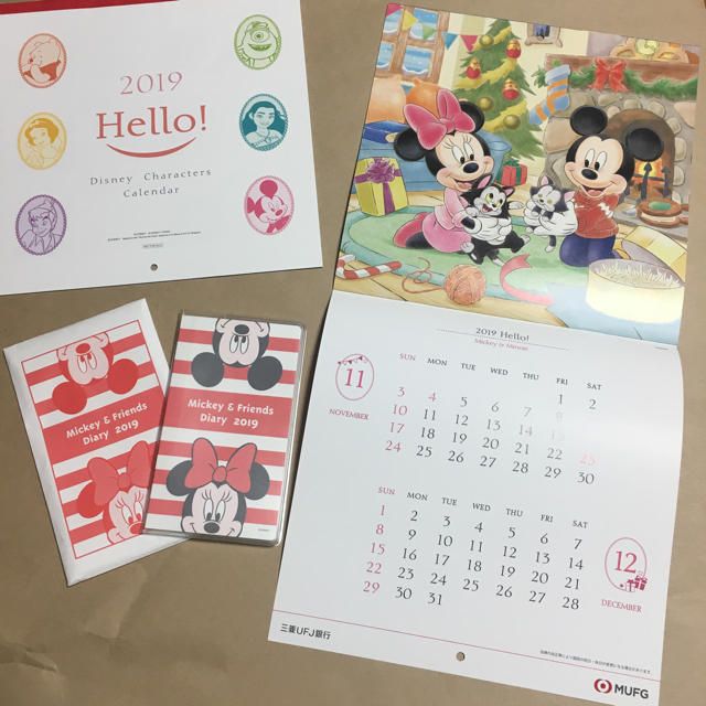 Disney(ディズニー)の2019年の手帳とカレンダー3冊セット インテリア/住まい/日用品の文房具(カレンダー/スケジュール)の商品写真