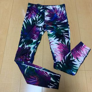 ロキシー(Roxy)のWANTED様 専用 ♡美品 Roxy パーム柄 レギンス♡(レギンス/スパッツ)