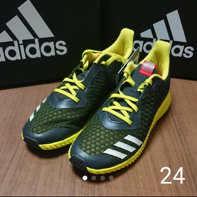 adidas(アディダス)の新品☆adidas☆アディダス☆キッズ☆スニーカー☆24cm キッズ/ベビー/マタニティのキッズ靴/シューズ(15cm~)(スニーカー)の商品写真