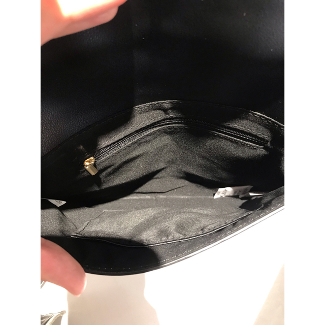 GUESS(ゲス)のGUESS クラッチバッグ レディースのバッグ(クラッチバッグ)の商品写真