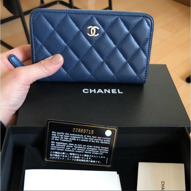 CHANEL(シャネル)のCHANEL 長財布 ネイビーブルー 新品 レディースのファッション小物(財布)の商品写真