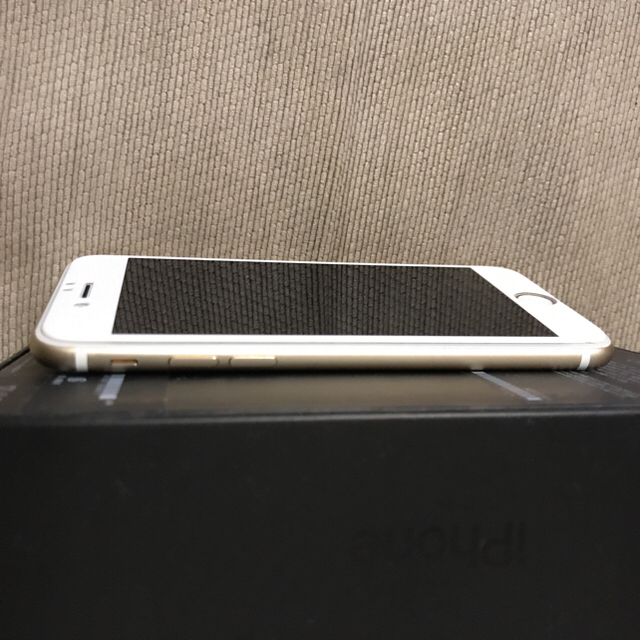 Apple(アップル)のiPhone 7 128GB  ゴールド Softbank スマホ/家電/カメラのスマートフォン/携帯電話(スマートフォン本体)の商品写真