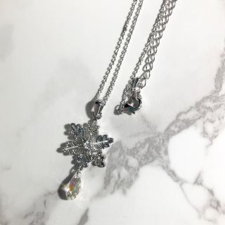 スワロフスキー(SWAROVSKI)の【本ロジウムネックレス】Swarovski×雪の結晶❄︎一点限定(ネックレス)