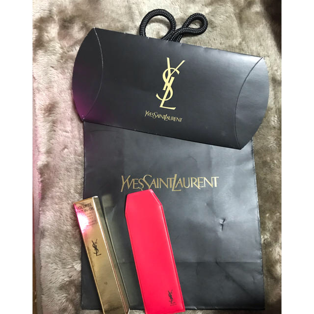 Yves Saint Laurent Beaute(イヴサンローランボーテ)のイヴ・サンローラン リップグロス コスメ/美容のベースメイク/化粧品(リップグロス)の商品写真