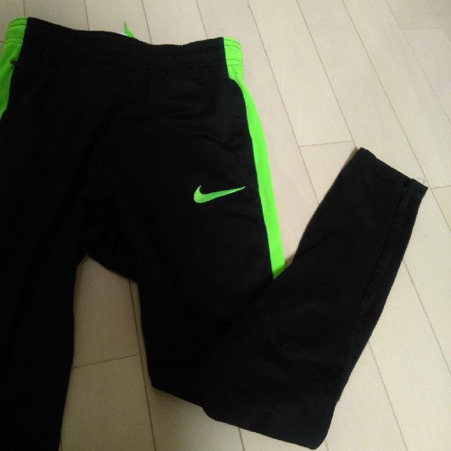 NIKE(ナイキ)のナイキジョガーパンツ140〜150 キッズ/ベビー/マタニティのキッズ服男の子用(90cm~)(パンツ/スパッツ)の商品写真